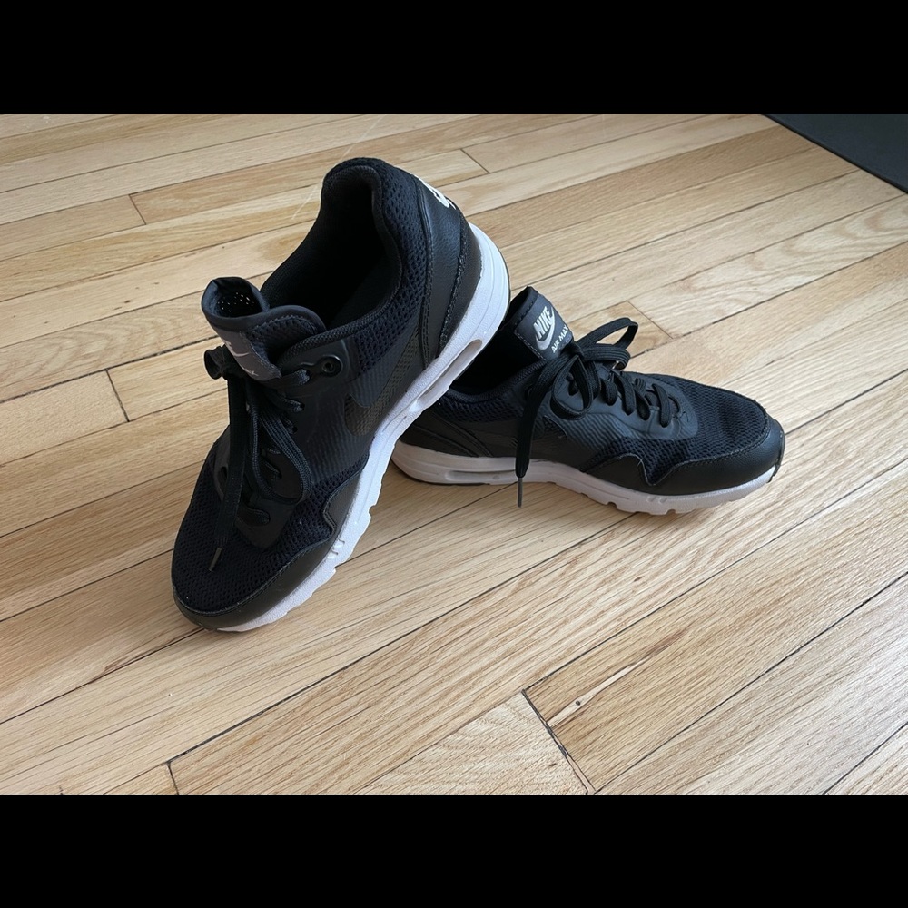 Nike Air Max Sneakers - Picture 6 of 9